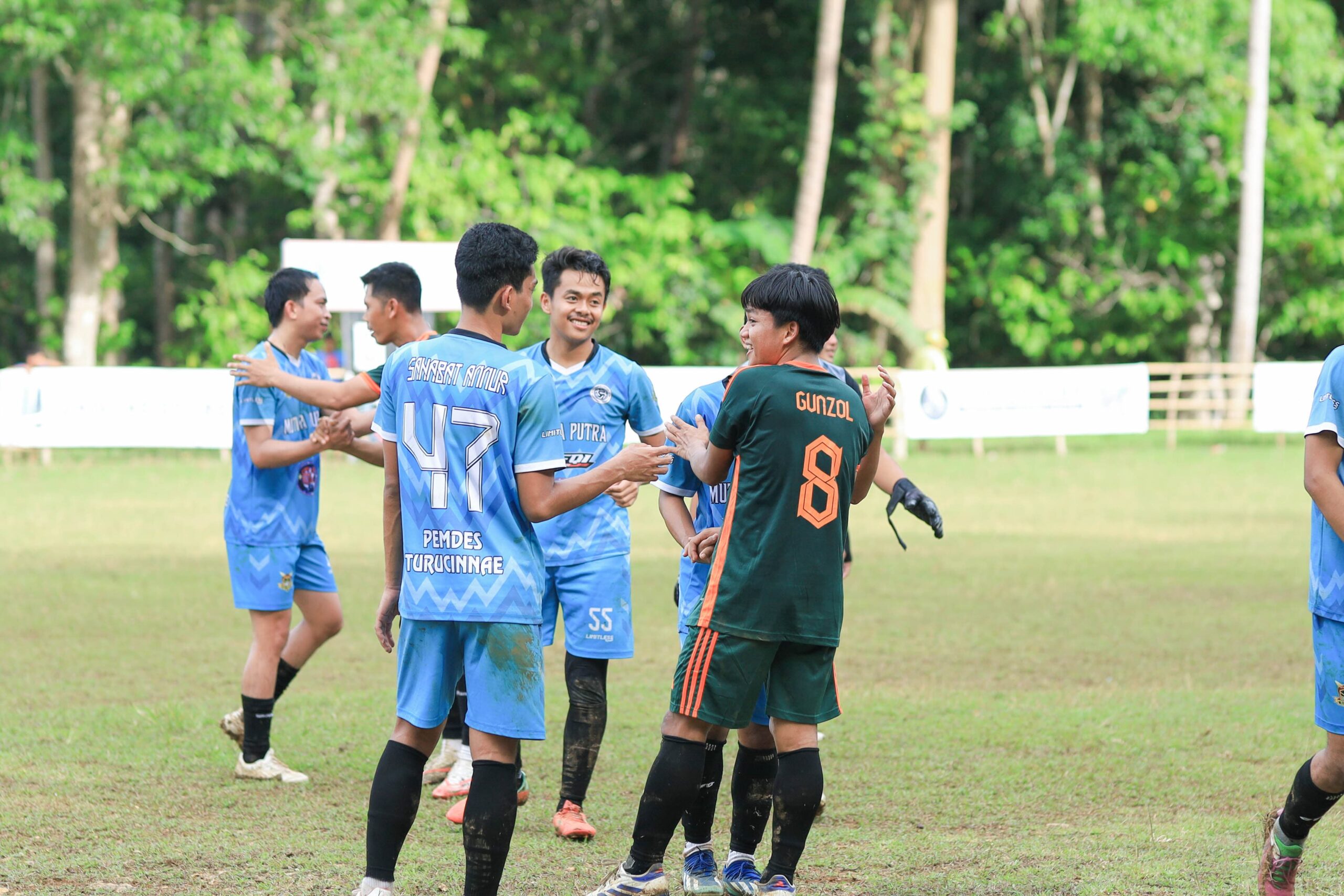 Sepak Bola dan Remaja di Kabupaten Bone:  Mahasiswa unim bone Gunawan /gunzol Muh. Alif Rifqi faiz fauzan
