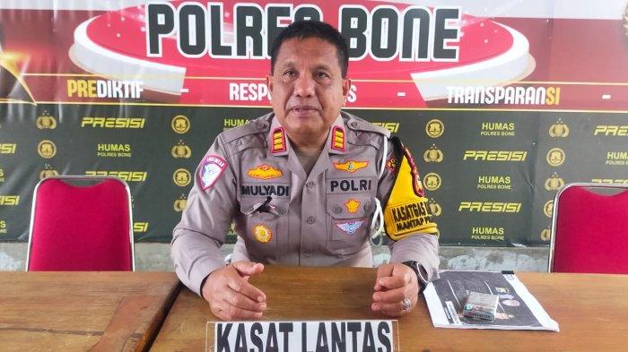 Kasat Lantas Polres Bone Imbau Masyarakat Tertib Berlalu Lintas Saat Malam Takbiran